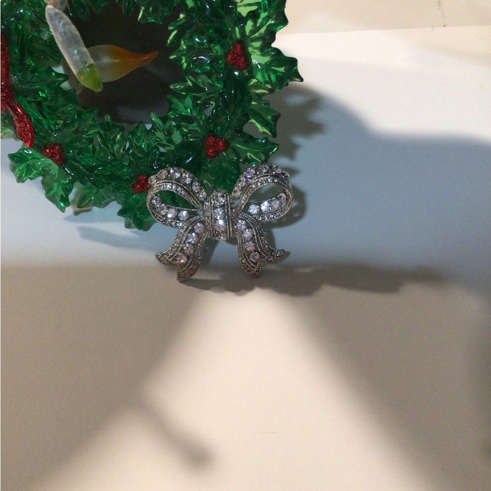 Sparklingly beautiful brooch